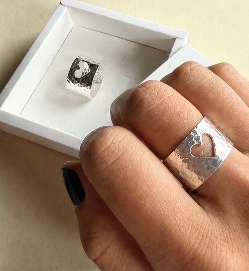 Anillo MARTILLADO CORAZÓN | Talle 9
