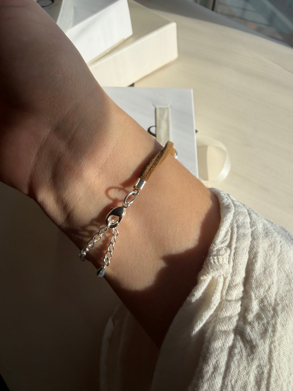Pulsera CORAZÓN GAMUZA | Marrón